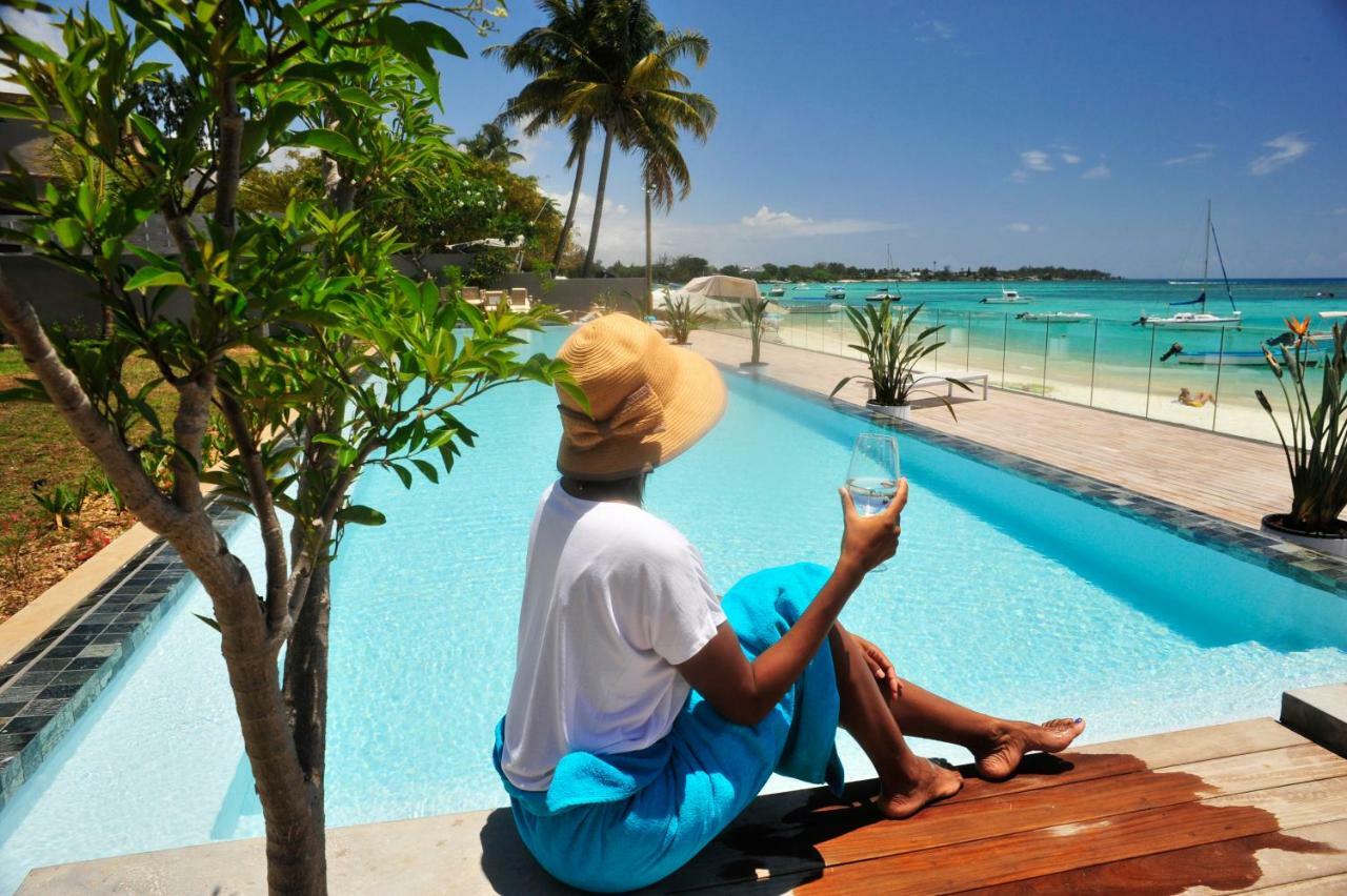 Obiches Luxury Beachfront Apartment Trou-Aux-Biches Bagian luar foto