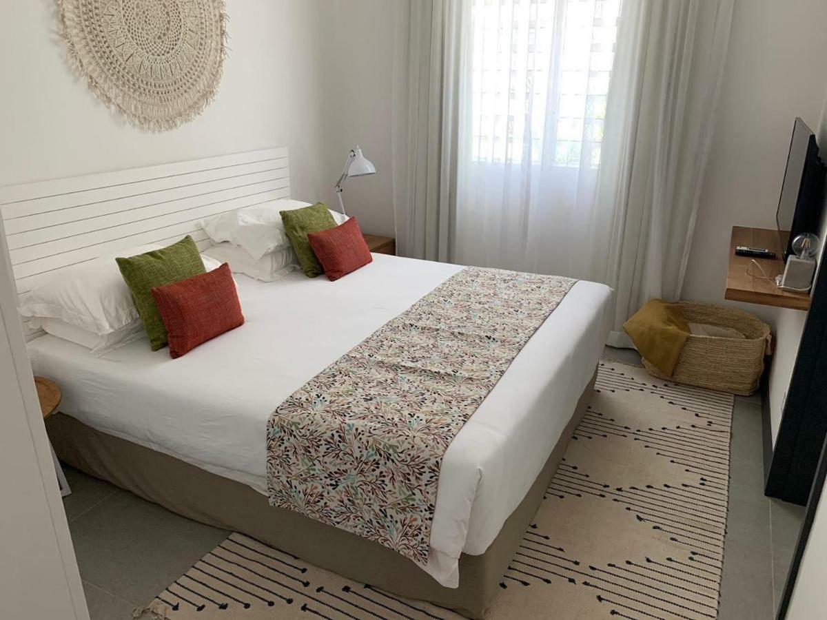 Obiches Luxury Beachfront Apartment Trou-Aux-Biches Bagian luar foto