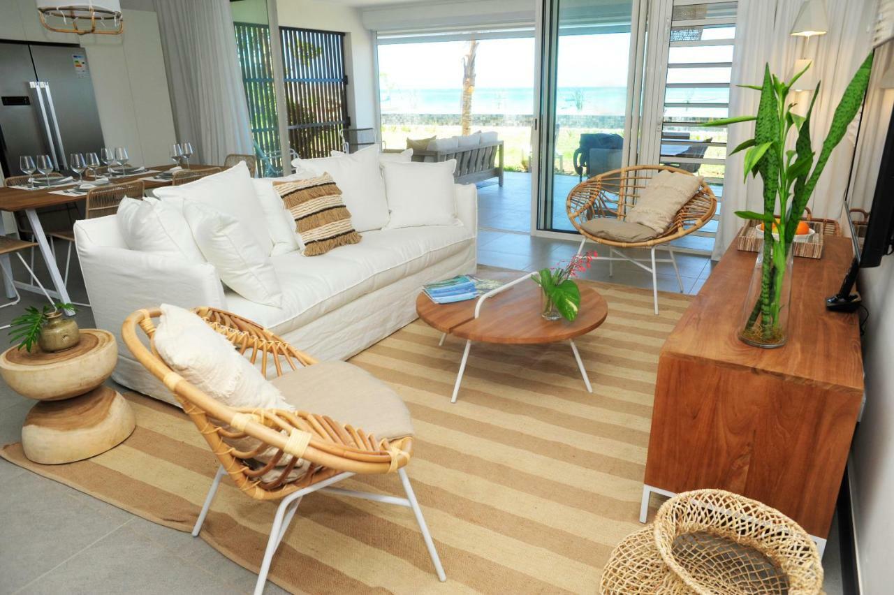 Obiches Luxury Beachfront Apartment Trou-Aux-Biches Bagian luar foto