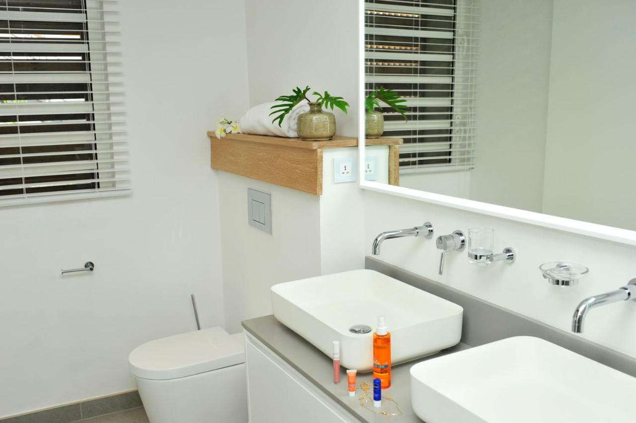 Obiches Luxury Beachfront Apartment Trou-Aux-Biches Bagian luar foto