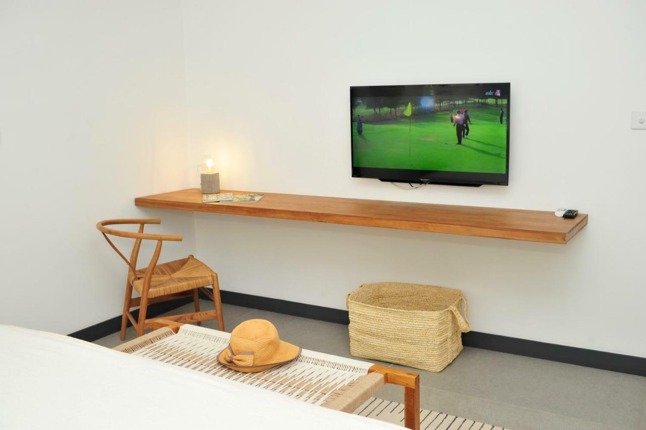 Obiches Luxury Beachfront Apartment Trou-Aux-Biches Bagian luar foto