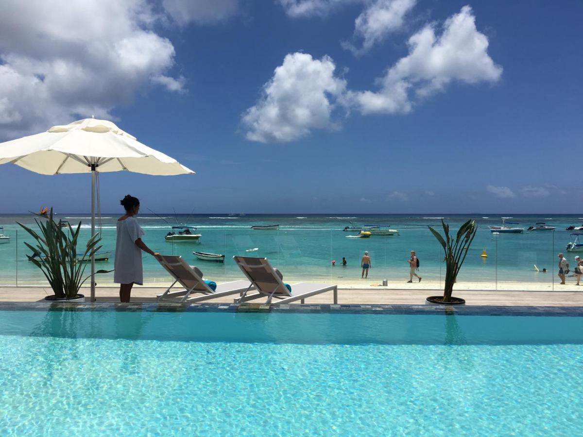 Obiches Luxury Beachfront Apartment Trou-Aux-Biches Bagian luar foto